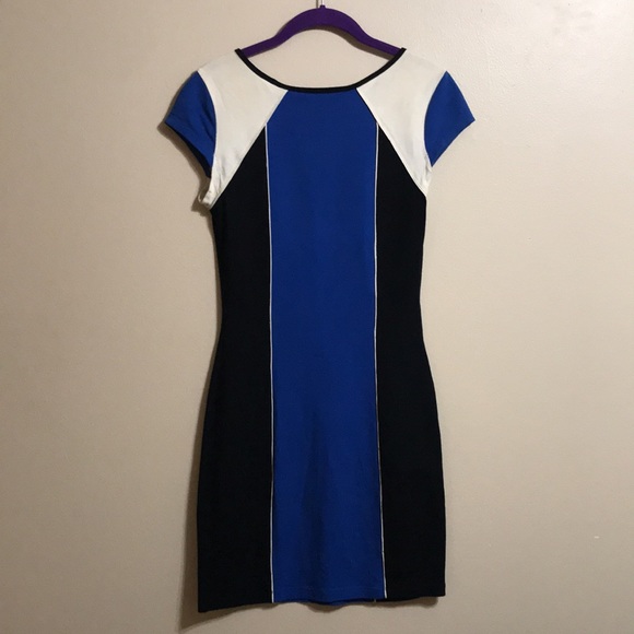 Express dress - Picture 5 of 6